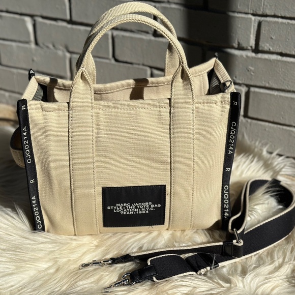 Marc Jacobs Jacquard Medium Tote Bag - Picture 3 of 11